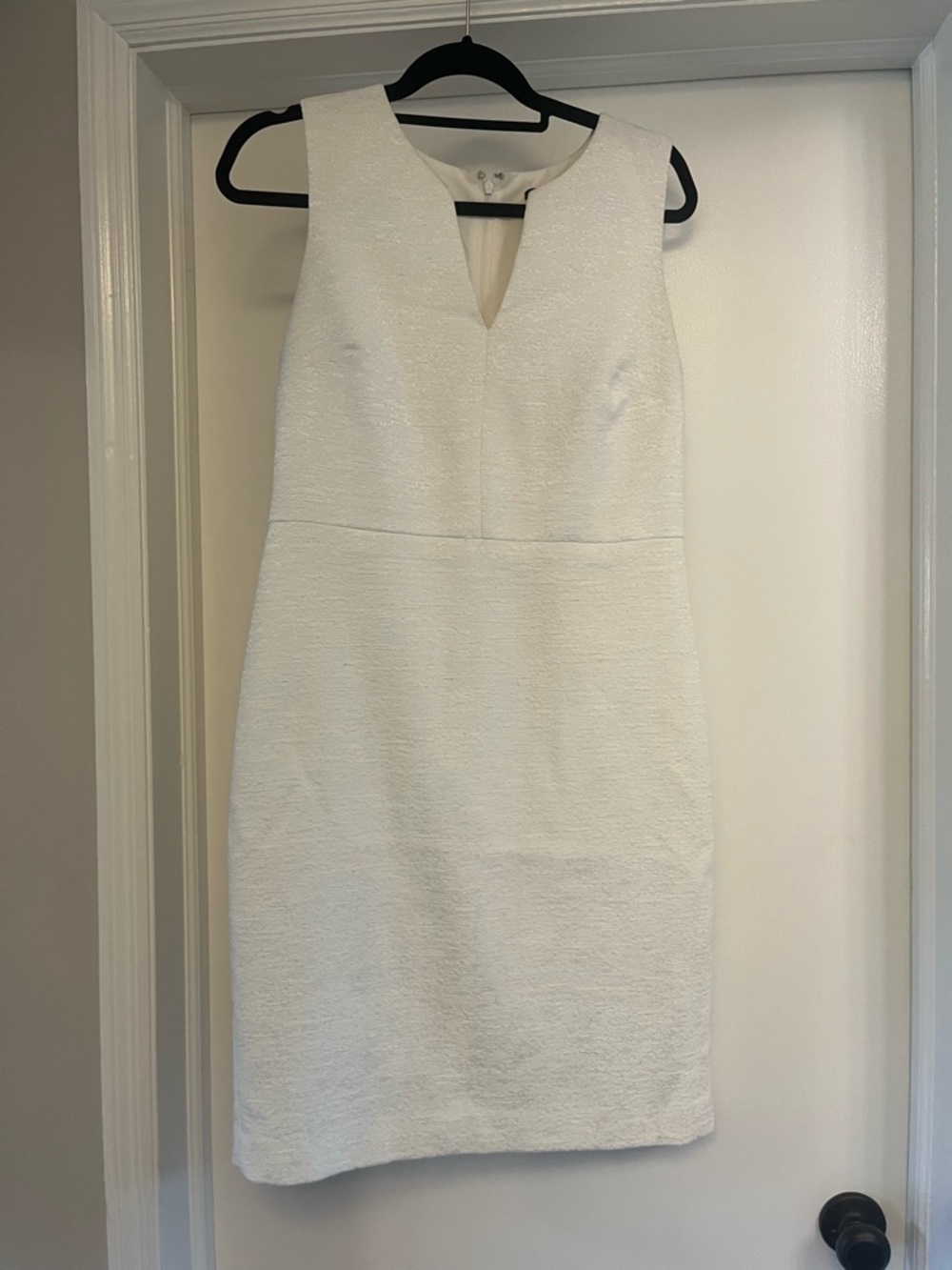 Ann Taylor - Sleeveless Notch V-Neck Tweed Sheath Dress - white - size 8